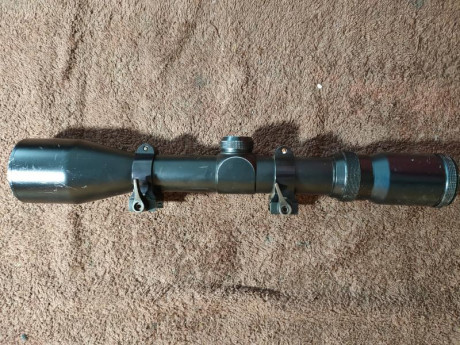 Visor con tubo de 30, 3-9 aumentos, campana de 40 y anillas desmontables.
Poco puedo contar de el ya que 01