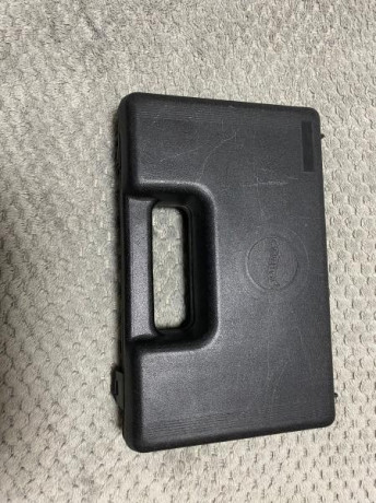 Buenas compañeros.
Un amigo pone a la venta está walther del CAL.22. LR
La misma incluye dos cañones, 00