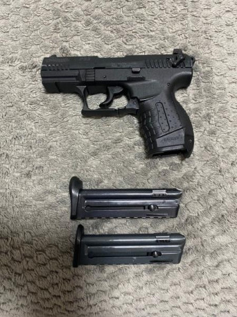 Buenas compañeros.
Un amigo pone a la venta está walther del CAL.22. LR
La misma incluye dos cañones, 11
