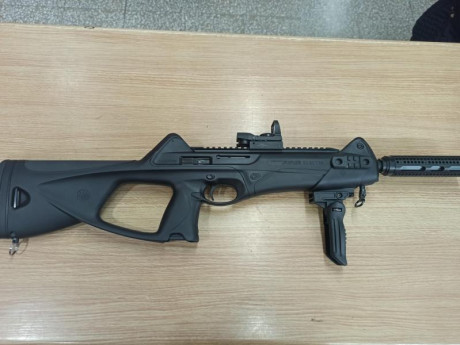 Por moyivos de salud, vendo una Beretta  X Storm 9 parabellum, pero no se subir fostos, alguien seria 32