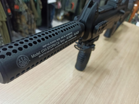 Por moyivos de salud, vendo una Beretta  X Storm 9 parabellum, pero no se subir fostos, alguien seria 42