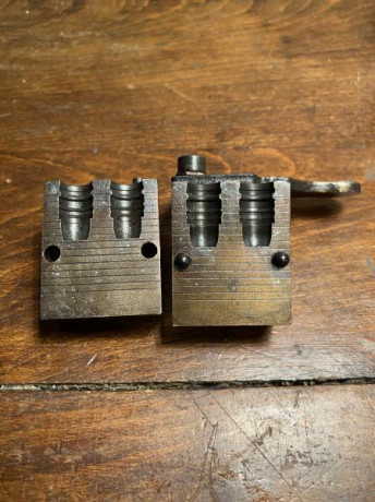   VENDO MOLDE TURQUESA, PARA 38 ESPECIAL, 357 MAGNUN O 9 PARABELUN, MARCA LYMAN, CALIBRE 358 SEMIWADCUTTER, 12