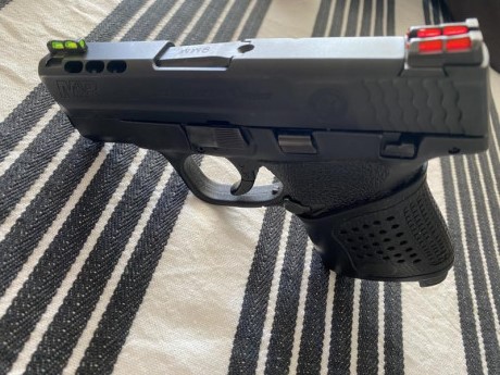 Hola.


VENDO O CAMBIO por pistola del calibre 9 corto o 380.
 pistola en un estado igual que nueva ( 20