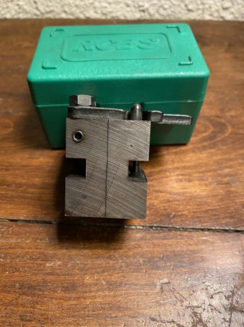   VENDO MOLDE TURQUESA PARA 9 MM, MARCA RCBS, CALIBRE 356 SEMIWADCUTTER ROUND NOSE, PESO 124 GRAINS  

Vendo 20