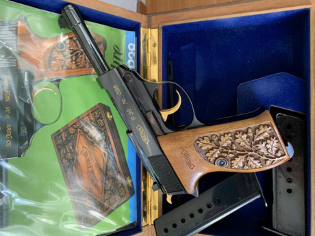 Se vende esta Walther P38 50 aniversario toda de acero de las que se hicieron 500 unidades en 1988 y de 01
