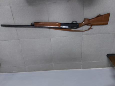 Muy buenas compañeros,

Vendo:

Una escopeta Broning Auto5 en buen estado del calibre 12/70.

Una escopeta 32