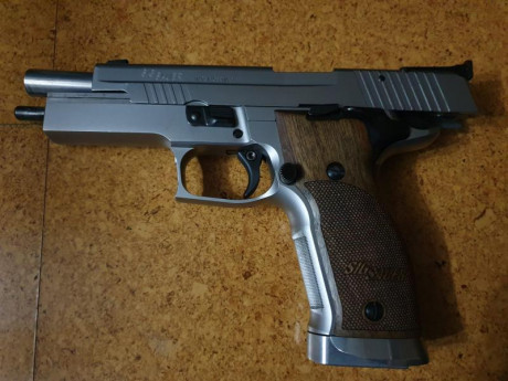 Vendo pistola Sig Sauer P226 S X-Five, en perfecto estado, se encuentra en Sevilla y se puede probar en 92