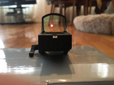 Vendo Leica Tempus, punto rojo , 2 moas, comprado en Diciembre 2020,
sin estrenar, precio nuevo 595€, 01