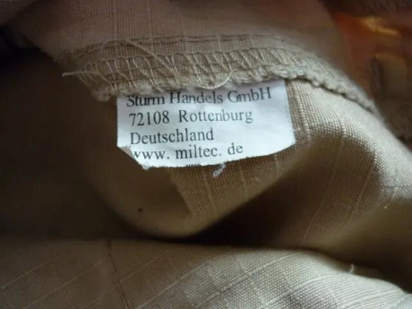 Chaleco de aventura multibolsillos Quechua, talla XL y color beige (arena), sin usar, y pantalon corto 10
