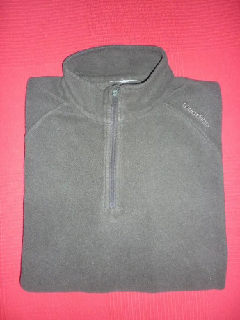 Chaleco de aventura multibolsillos Quechua, talla XL y color beige (arena), sin usar, y pantalon corto 21