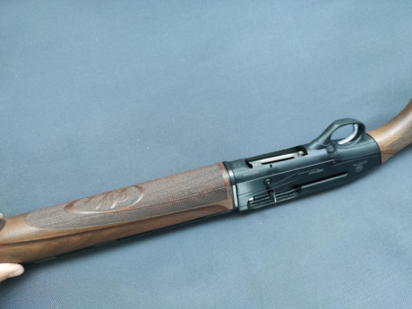 Vendo escopeta de la marca Beretta, modelo A400 Xplor Novator, no ha tirado 50 tiros. 
Madera de nogal, 01