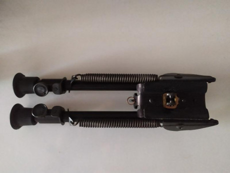 Vendo bípode harris muy nuevo prácticamente sin uso.. Solo montado. Extensión de 20cm a 30cm.
Precio 60€, 01