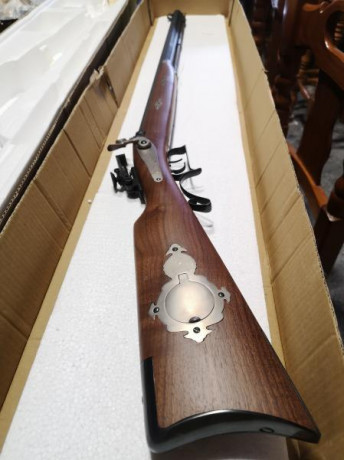 Buenas vendo este rifle, soy de la línea de la concepción en Cádiz. Mando a toda España.
El rifle tiene 42