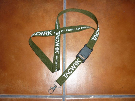 Hay que hacer hueco en los armarios.
-Chaqueta ligera Rock Experience, talla M y color verde oliva, comprada 20