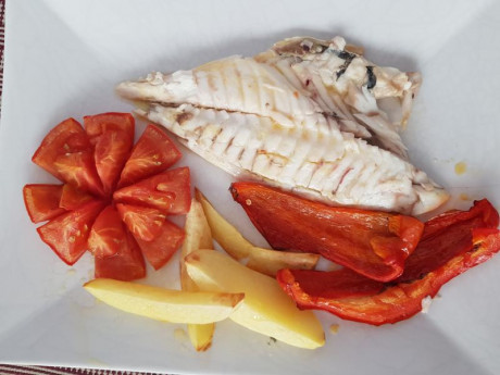 Hoy para comer acelgas hervidas y chuletón de vaca gallega vieja con seis semanas de maduración en cámara 140
