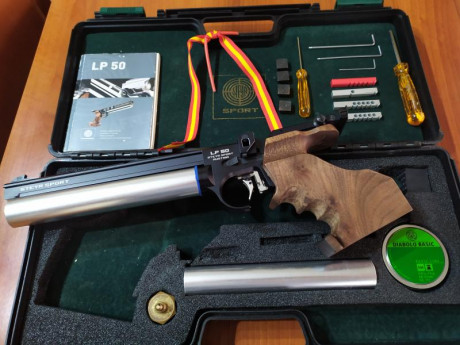 Se vende pistola Steyr lp 50.Cacha talla M. Con dos cilindros. 2 cargadores de 5 tiros. 1 cargador de 10