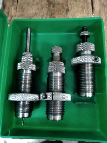 Buenas tardes, ya que tengo el ánimo de vender mi CZ75, no tiene objeto mantener este juego de DIE. Aunque 00