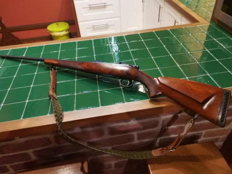 Hola buenos días, vendo rifle cz 9,3x62 en buen estado, vendo el rifle solo o con mira z6 de batida y 01