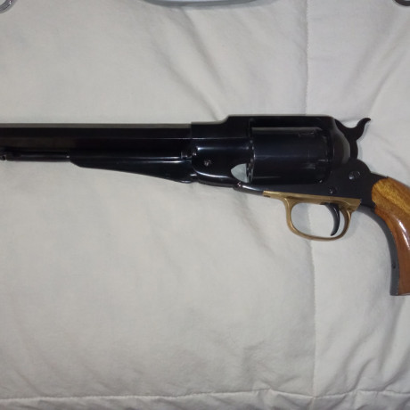 Revolver Santa Bárbara
Precio 400,-€ + portes si los hubiera
Pamplona o Vitoria
Gracias 01
