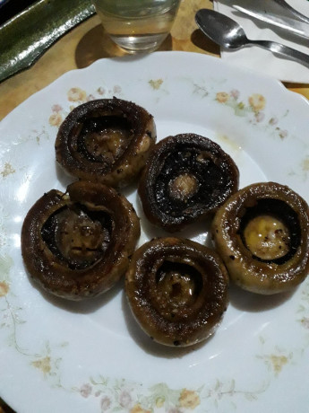 Hoy para comer acelgas hervidas y chuletón de vaca gallega vieja con seis semanas de maduración en cámara 120
