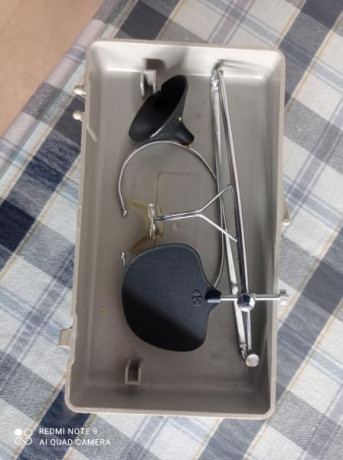 Hola vendo gafas knobloch  50 € envio incluido 
     lo que se ve en las fotos 
 en buen estado 00