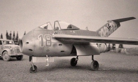 Abro este hilo ya que no puedo trasladar el de maquetas en conversación general, y porque pretendía dar 132