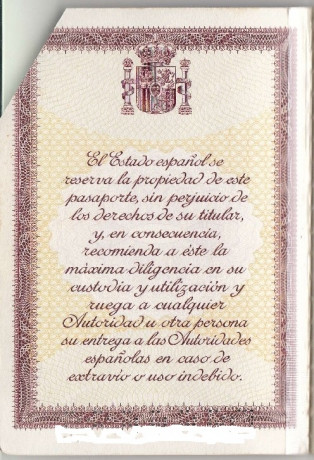  EN RECUERDO Y HOMENAJE A LOS QUE YA NO ESTÁN. 

Si pones en  GOOGLE   PASAPORTES EN LA MEMORIA  da igual 51