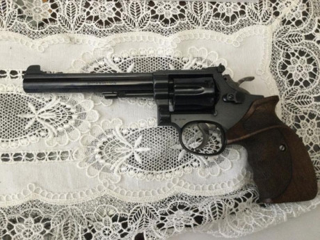 Prácticamente nuevo, solo wadcutter y poco, en F,  cal 38 spl, una revolver de alta precisión, todo un 01