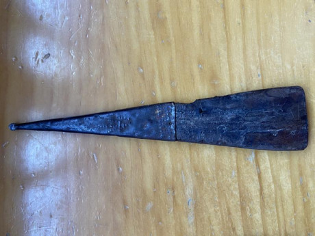 Hola vendo este daga para colección. Se que la trajo mi bisabuelo  de la guerra de Cuba pero creo que 10