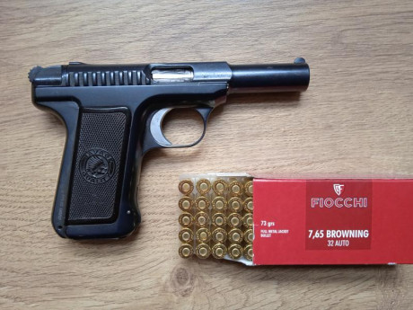 Pistola SAVAGE modelo 1907, en impecable estado. Guiada en F.
Calibre 7´65, cañón giratorio, la primera 00