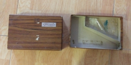 Vendo caja original de carton para walther p38 40 euros. Esta en Murcia, portes 10 euros mas por agencia 02