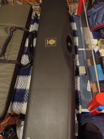 Saludos buena gente del foro, un amigo vende diverso y excelente material de tiro, culata Steyr , excelente 10