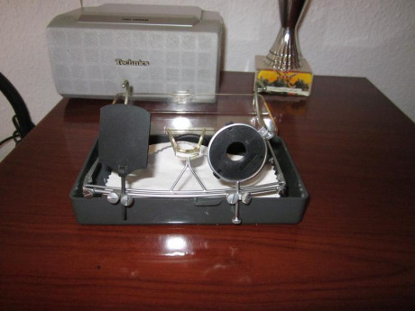 Hola.
Pongo a la venta unas magnificas gafas de tiro, de la marca Knoblock.
Estàn en perfecto estado de 00