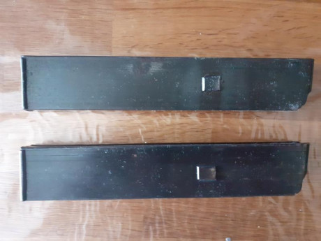 Vendo UN cargador subfusil Coruña Naranjero por 30 € más portes. 01