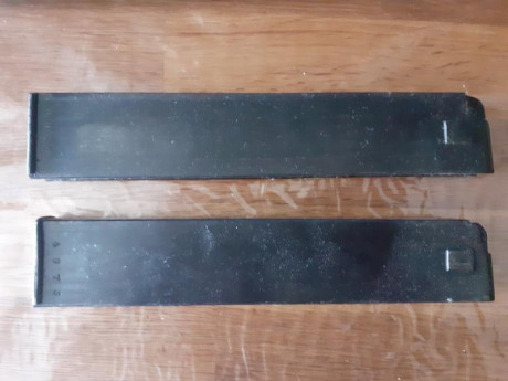 Vendo UN cargador subfusil Coruña Naranjero por 30 € más portes. 00