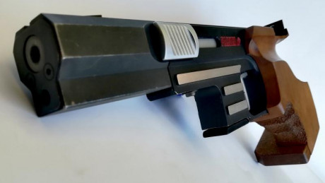  Se vende pistola marca Pardini 22 LR.

En buen estado como se puede apreciar en las fotos y perfecto 01