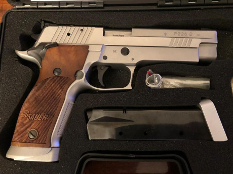 Hola,

Tengo una SIG SAUER X FIVE P226 S de 5", y estoy interesado en adquirir accesorios varios:


 120