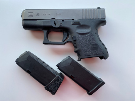 Pongo a la venta una Glock 26 de un compañero.

Esta guiada en A, no llega a dos años, único dueño y 100 01