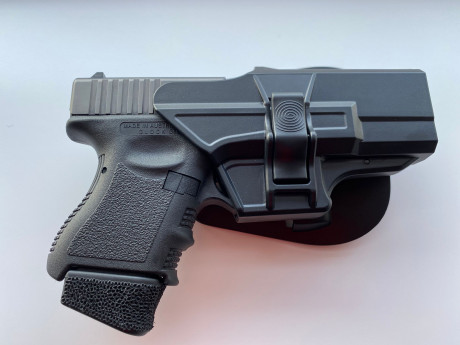 Pongo a la venta una Glock 26 de un compañero.

Esta guiada en A, no llega a dos años, único dueño y 100 12
