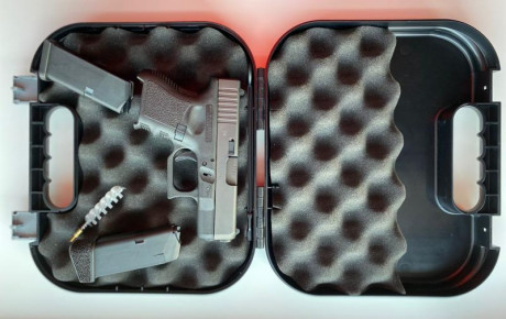 Pongo a la venta una Glock 26 de un compañero.

Esta guiada en A, no llega a dos años, único dueño y 100 11
