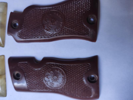 Compro cachas para la pistola STAR DKL 9mm corto. A ser posible negras si son las originales.

También 91
