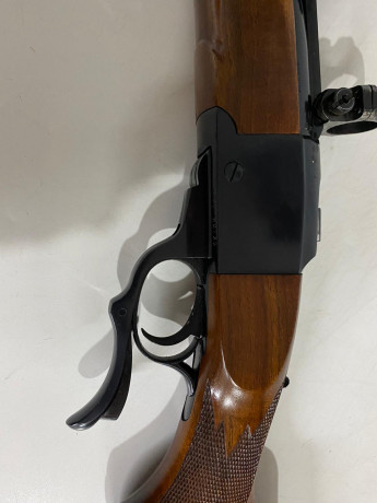 Se vende monotiro Ruger n°1 en calibre 243 con monturas y visor leupold vx-I 2-7x 33 m.m.
El rifle esta 20