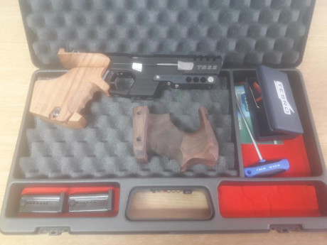 Vendo pistola tesro ts22- 3 en un estado impecable.
El arma se vende con su maletín original, herramientas, 00