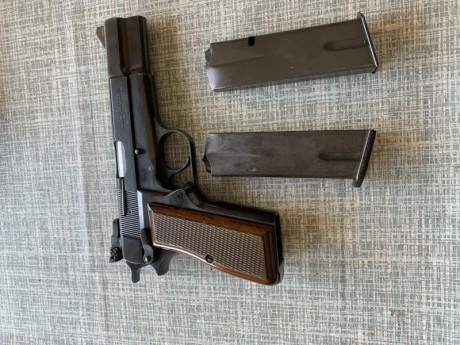 Vendo FN GP - 35  9mm con alza milímetrica 
Por 200 € más gastos 
Barcelona 01