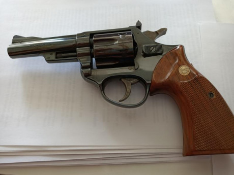 Buenas tardes

Vendo un revolver 357 magnum ASTRA (prácticamente nuevo)

Precio simbolico 125 euros (portes 00