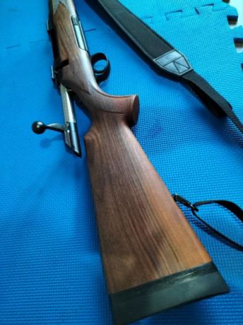 Buenos días, vendo rifle Roessler Titan 6 en calibre 7mm RM, en muy buen estado tanto de maderas como 01