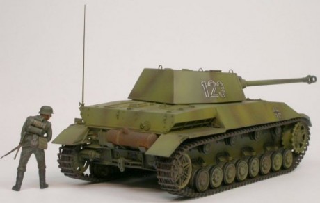Abro este hilo ya que no puedo trasladar el de maquetas en conversación general, y porque pretendía dar 150