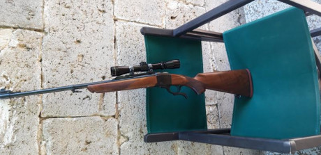 Se vende monotiro Ruger n°1 en calibre 243 con monturas y visor leupold vx-I 2-7x 33 m.m.
El rifle esta 61