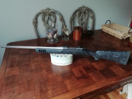 Buenas tardes, 

Vendo casi a estrenar un Winchester 70 modelo 
Coyote Light en 308w.

Lleva bases Warne 70