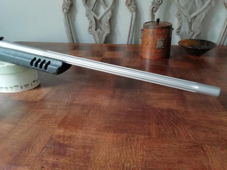Buenas tardes, 

Vendo casi a estrenar un Winchester 70 modelo 
Coyote Light en 308w.

Lleva bases Warne 80